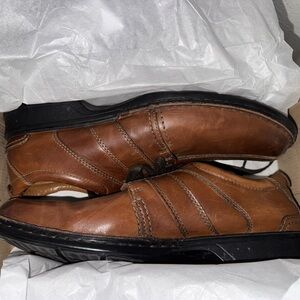Elegant Brown Leather Loafers for Men